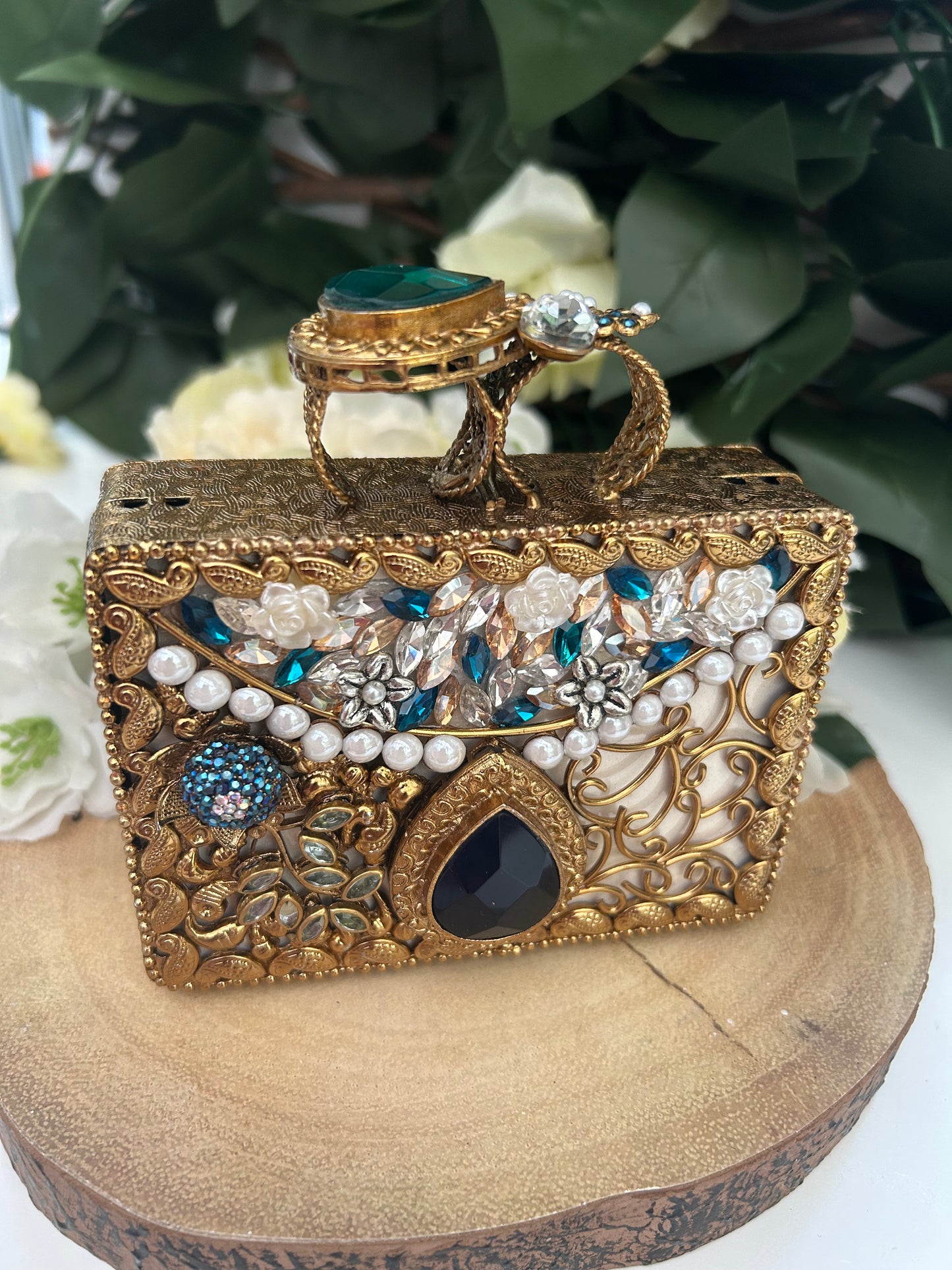 Emerald clutch